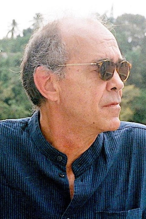 Juan Botella as Jaime in Amo tu cama rica