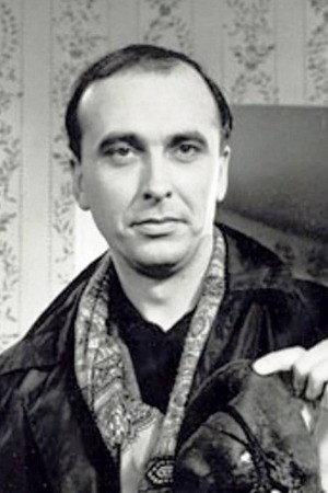 Flórián Kaló as Kenderice Ákos in Off the Range
