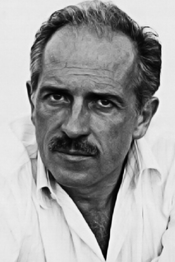 Pino Colizzi as Commissario Sarti in Brothers Till We Die