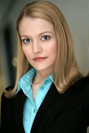 Liesl Ehardt as Zita Johann in Kreating Karloff