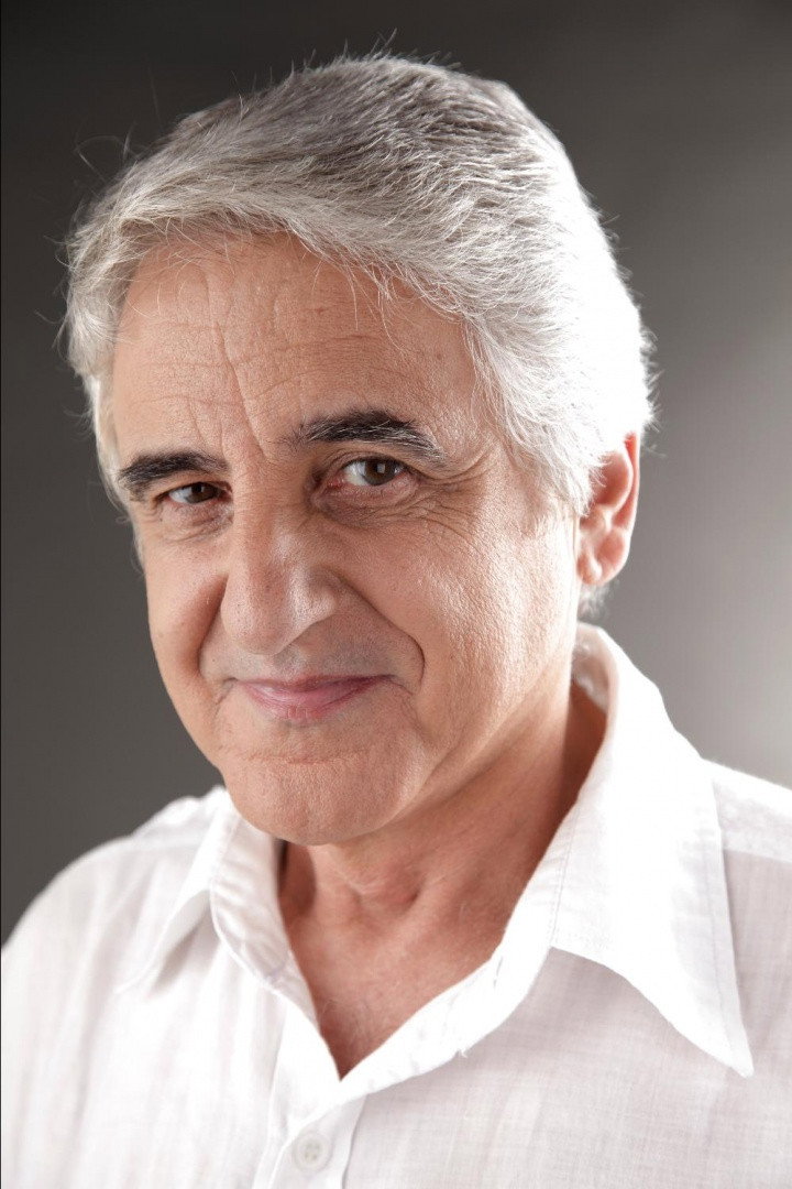 Igor Sampaio as Dr. Pessanha in Camilo, O Pendura