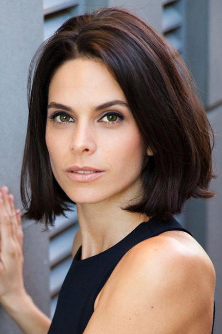 Marina Artigas as Vale in Jorge