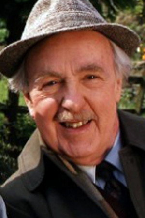 Derek Benfield as Robert Wainthropp in Hetty Wainthropp Investigates
