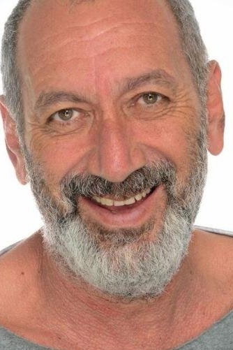 Guti Fraga as Macedo in Praça Saens Peña