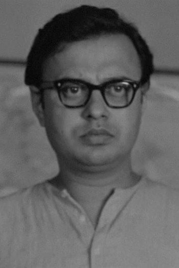 Anil Chatterjee as Narrator in Jake Ghoosh Dite Hoy
