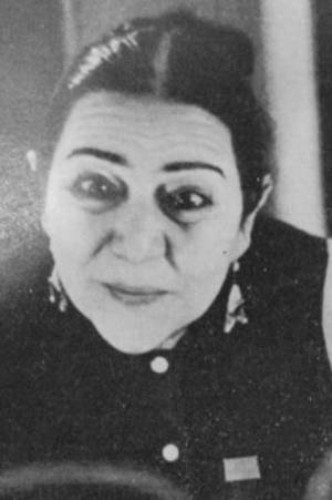 Maryam Yoqubova as Khonzadahon in Bai and Farmhand
