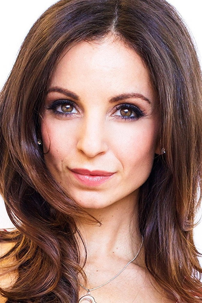 Farrah Aviva as Bethany in Renovation Romance