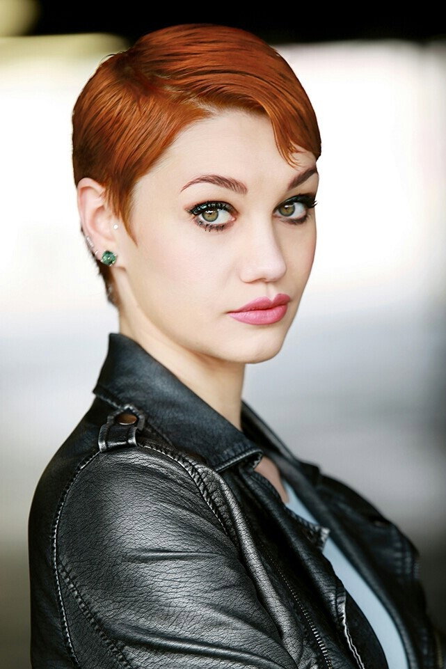 Thessa Mloe as Victoria in Love by Proxy