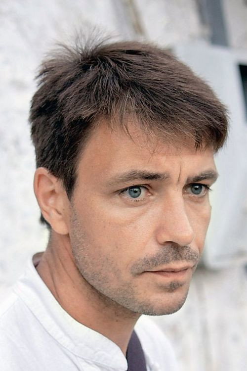 Кирилл Гребенщиков as Виктор Жданов in Жертва любви