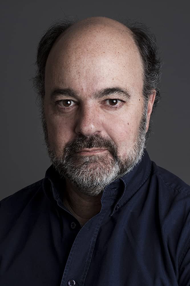 Miguel Monteiro as Bispo / Médico / Ancião in The Dead Queen
