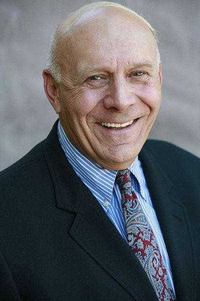 Milt Kogan as Lt. Hyatt in Bunco