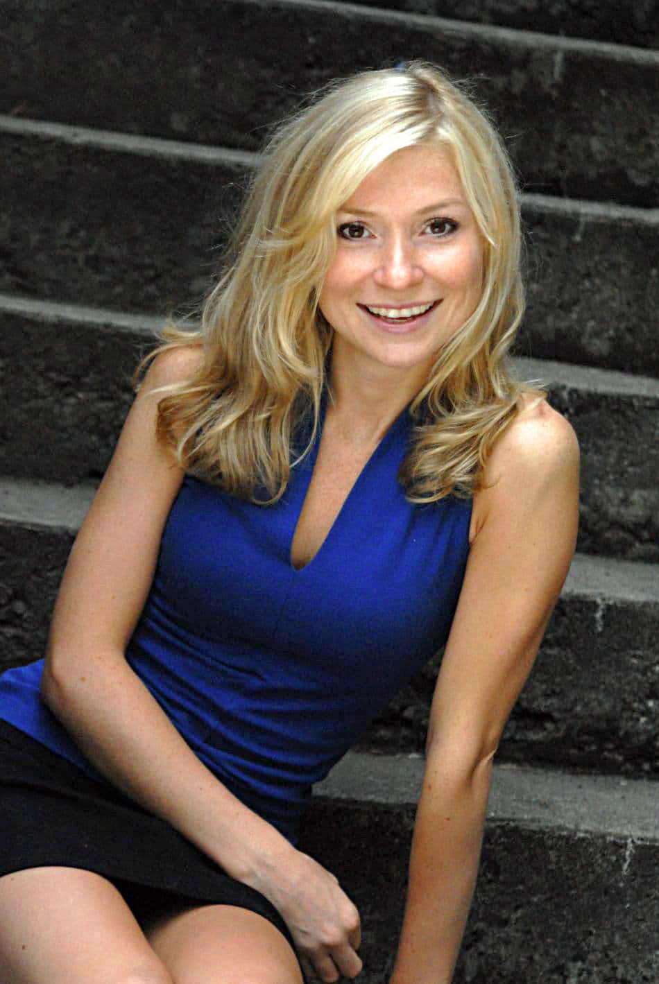 Emma Taylor-Isherwood as Megan Eubanks in A Dad for Christmas