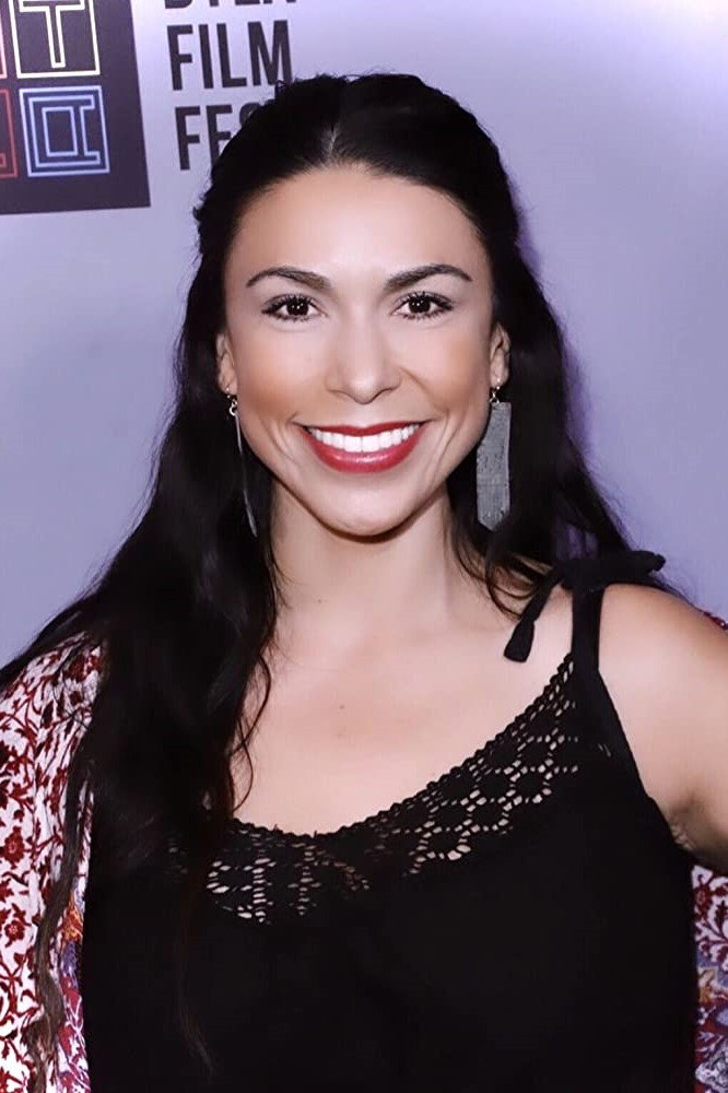 Shiah Luna as Veronica Quintanilla in The Chimera Effect