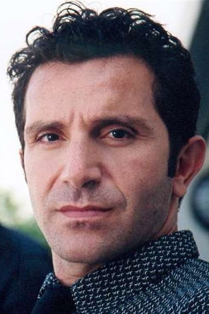 Emmanuel Quatra as Marty in Rencontre avec un tueur