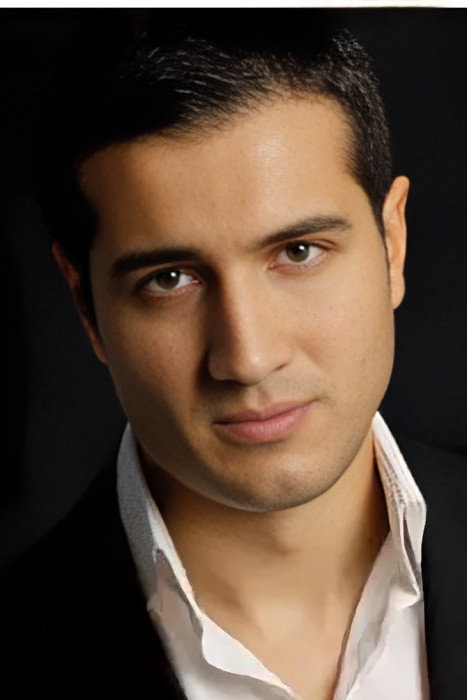 Ali Rıza Kubilay as Taci Portakal (voice) in Pembe ve Mavi