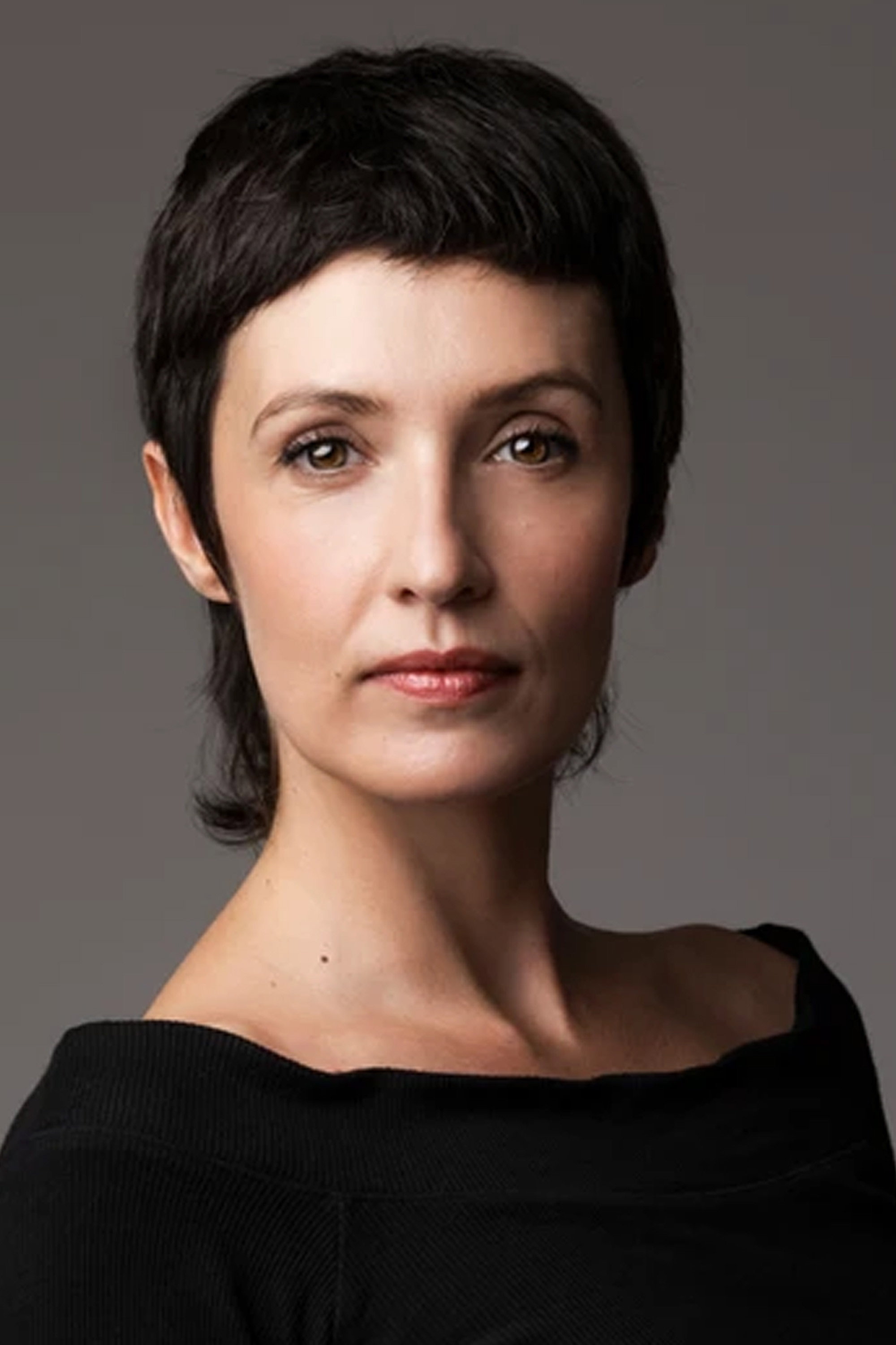 Alba Dunas as Joana in Chica Quinqui