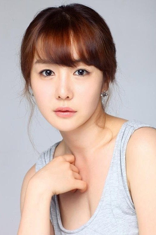 Song Seo-yool as Eun-ji in Sketch