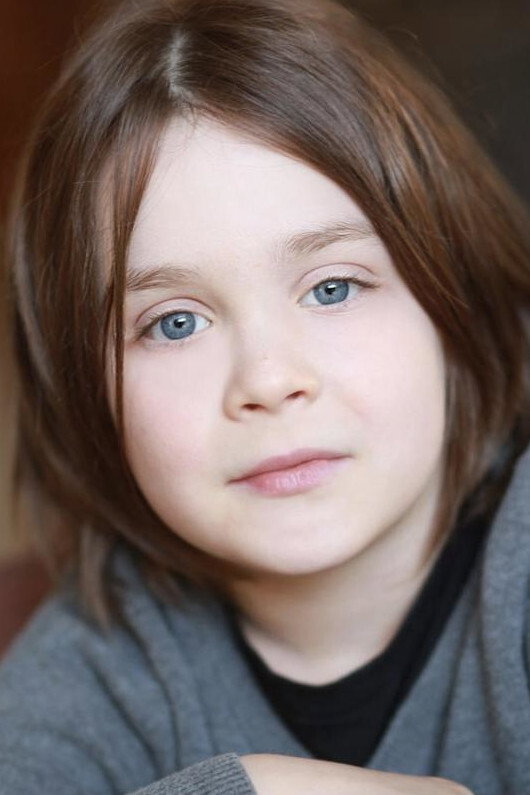 Léo Côté as Tonito enfant / Pedro (voice) in Hola Frida!