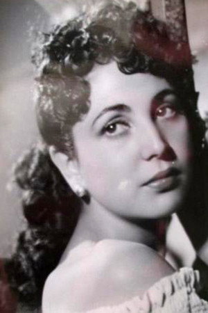 Mercedes Mozart as Alejandrina in La danza del corazón