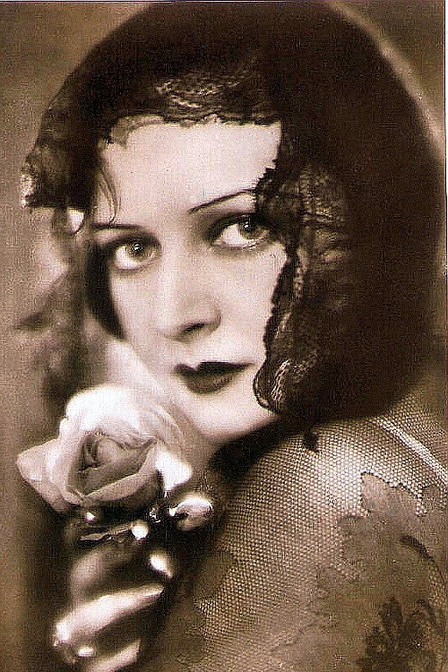 Agnes Petersen-Mozżuchinowa as Lucie Walker in Frauenarzt Dr. Schäfer