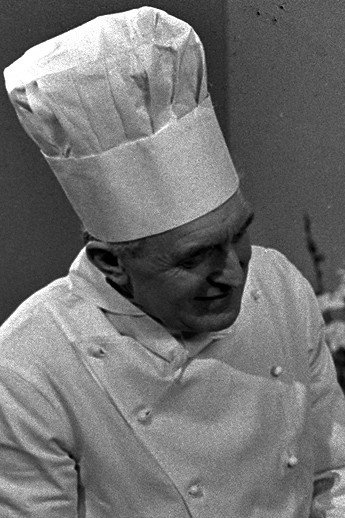 Axel Larsen as Bedemand in Ophelia Comes to Town