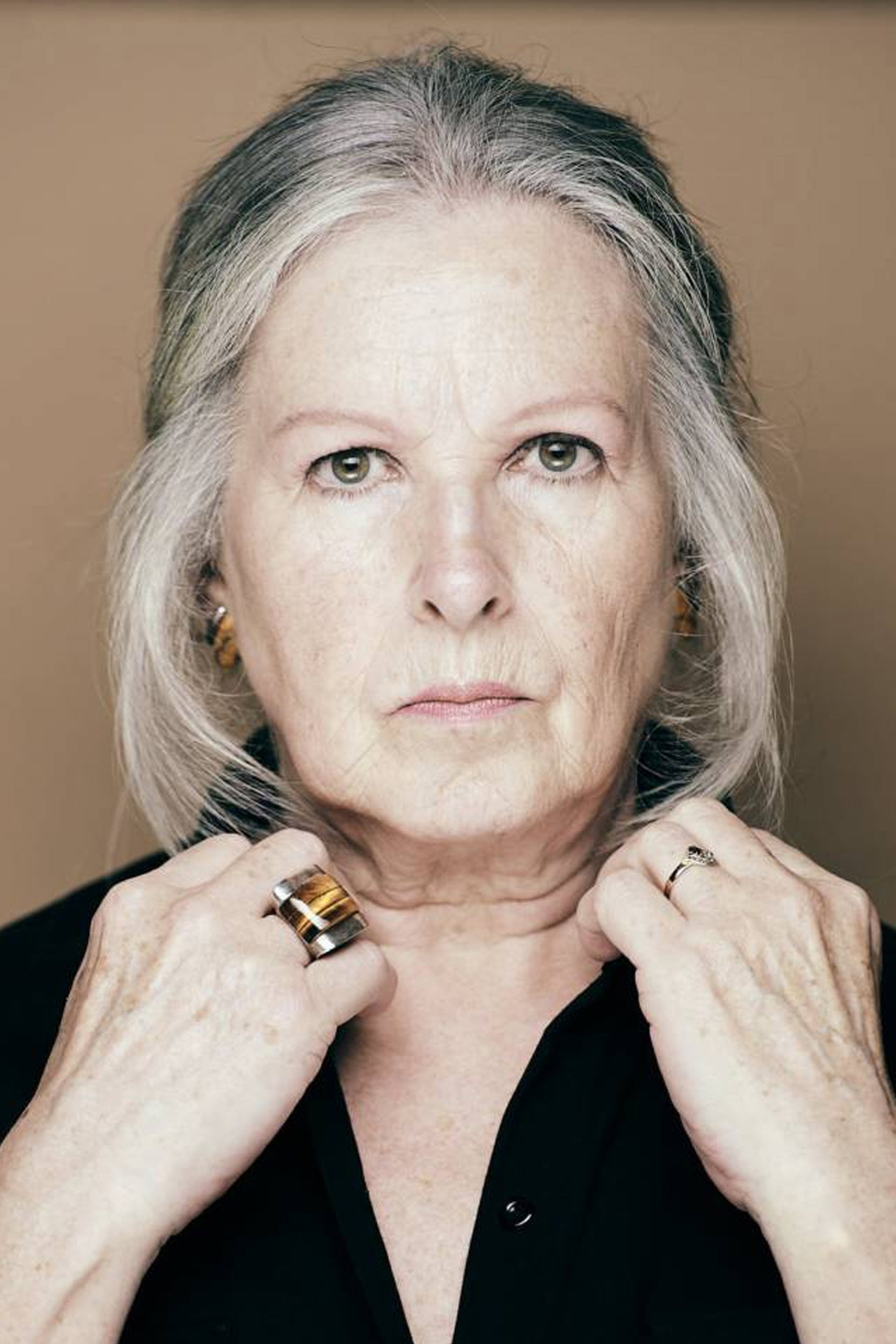 Lide Uranga as Alicia in The Woman in the Line