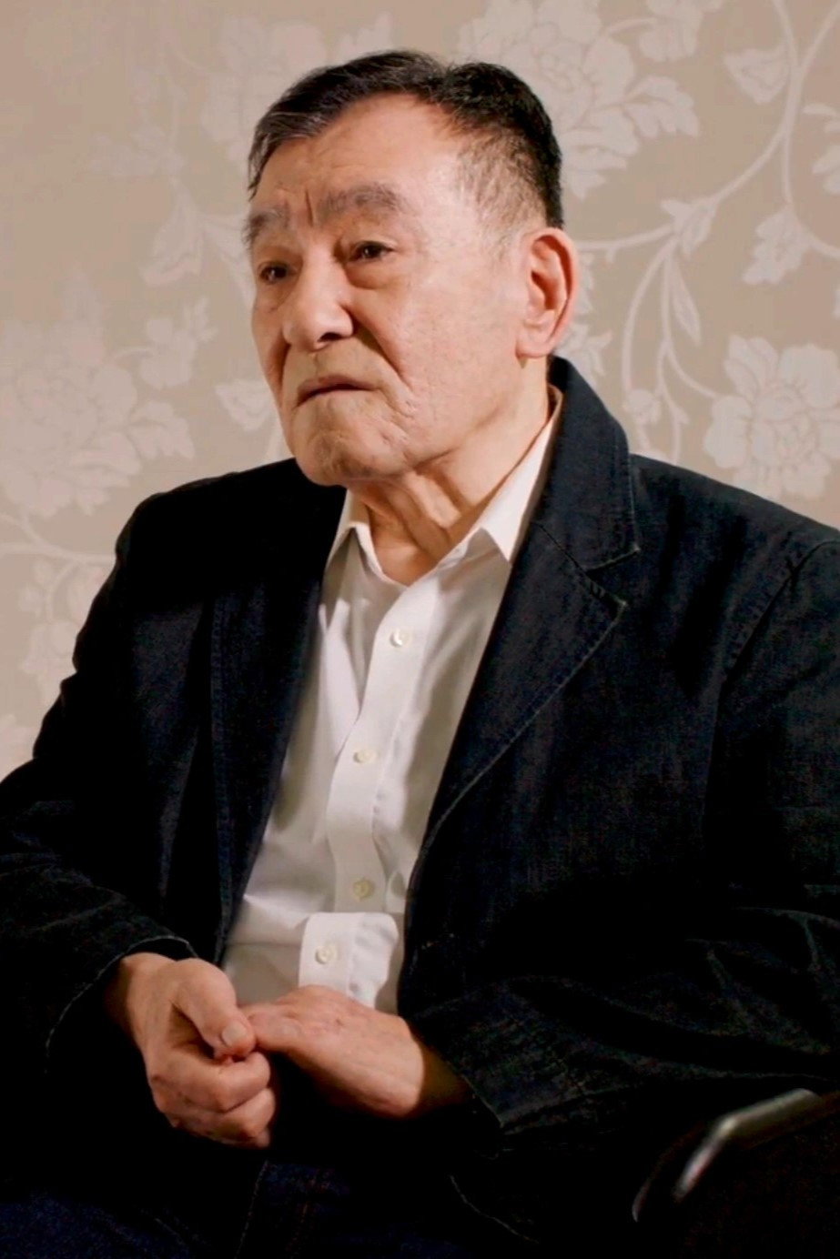 円谷粲 as Himself in The Return of Izenborg
