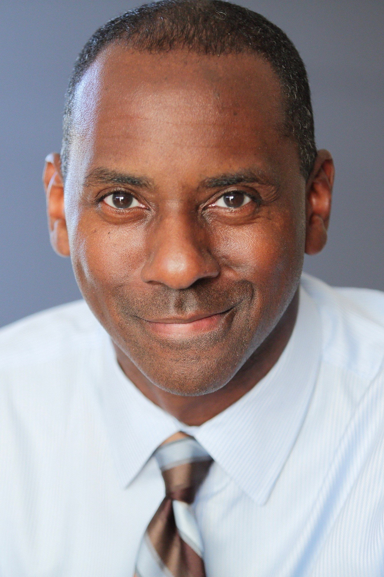 Rodney J. Hobbs as Know-It-All in Dog Bowl