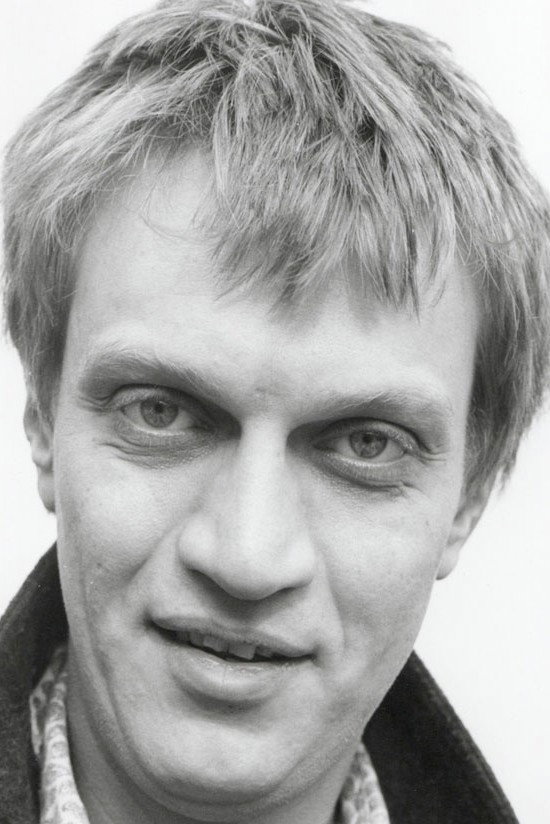 Rupert Seidl as Willy in Magic Müller