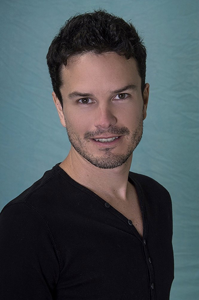 Mario Corona as Carlos Salgado in Guardia García