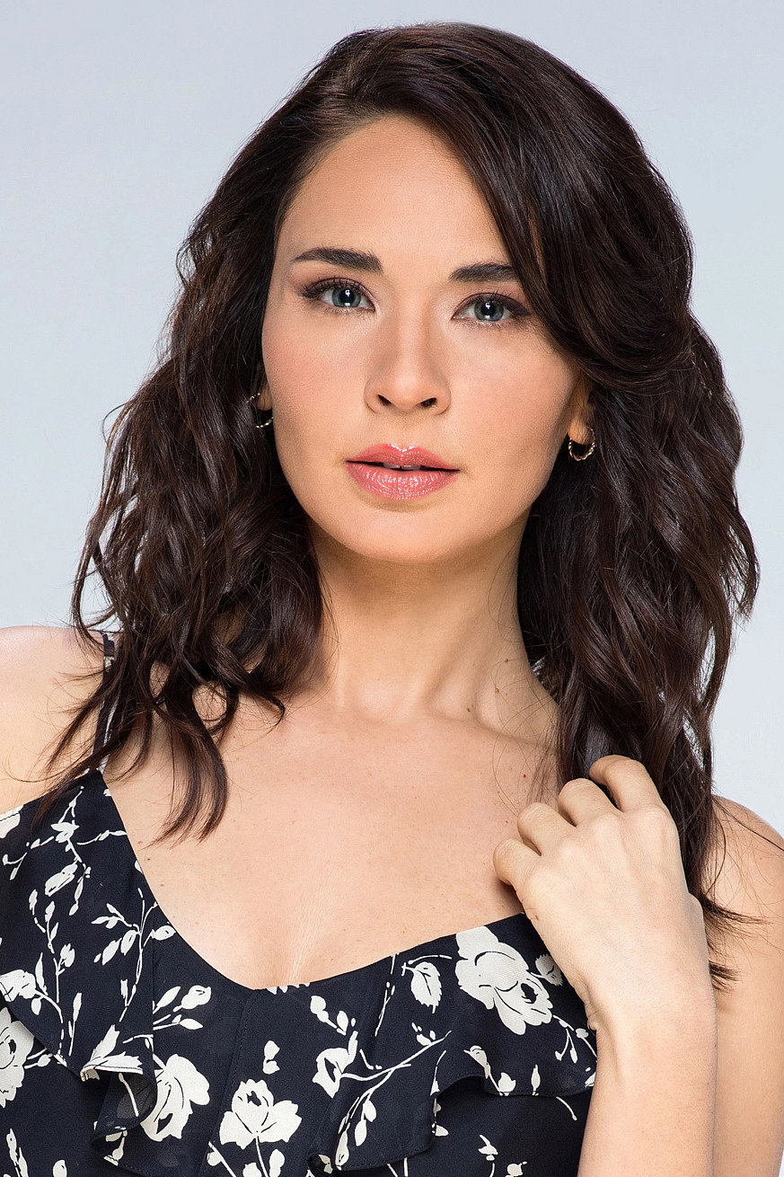 Adriana Louvier as Constanza Olazábal in Quiero Amarte