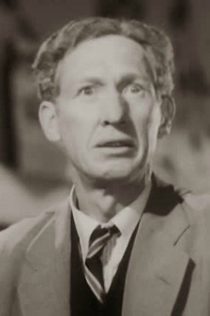 Tom Fadden as Justice of the Peace in The Well Groomed Bride