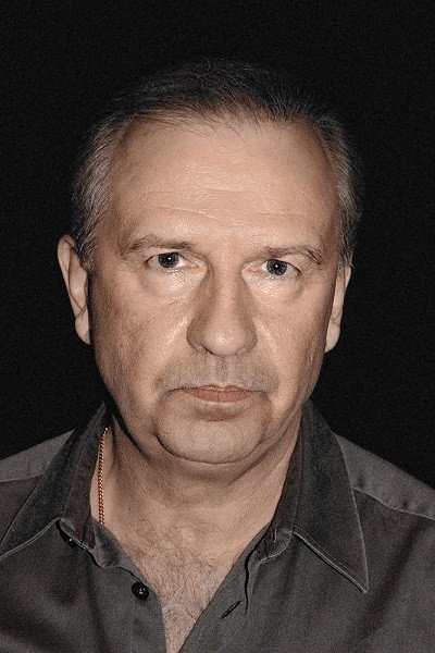 Tomasz Stockinger as mecenas Krzysztof Janicki, syn Witolda in Zespół adwokacki