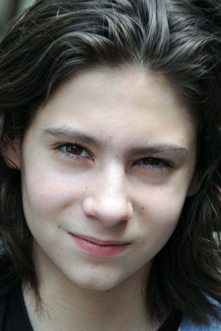 Guillaume Cloud-Roussel as Constantin in The New Kid