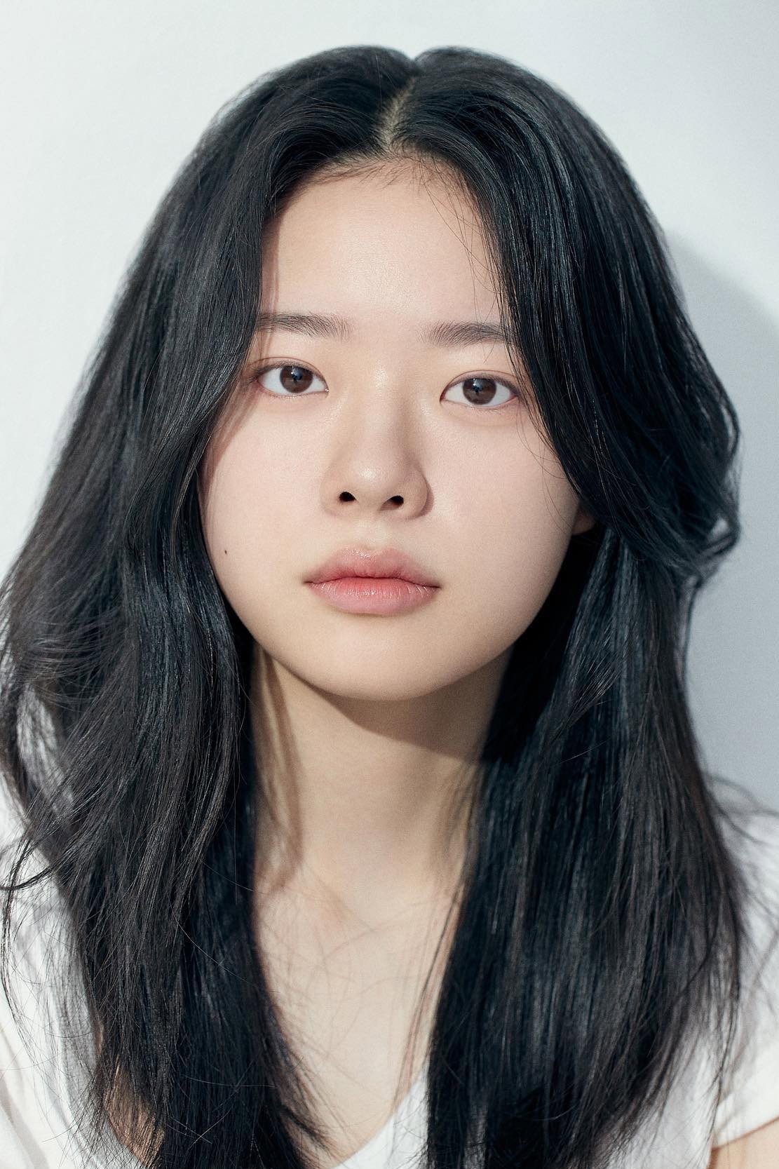 이재인 as Lee Yoon-seo in La nuit est venue