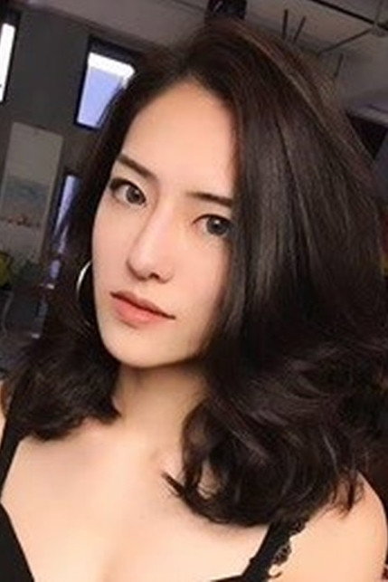 刘雪帆 as Qin Zhaozhao in Money Money Come