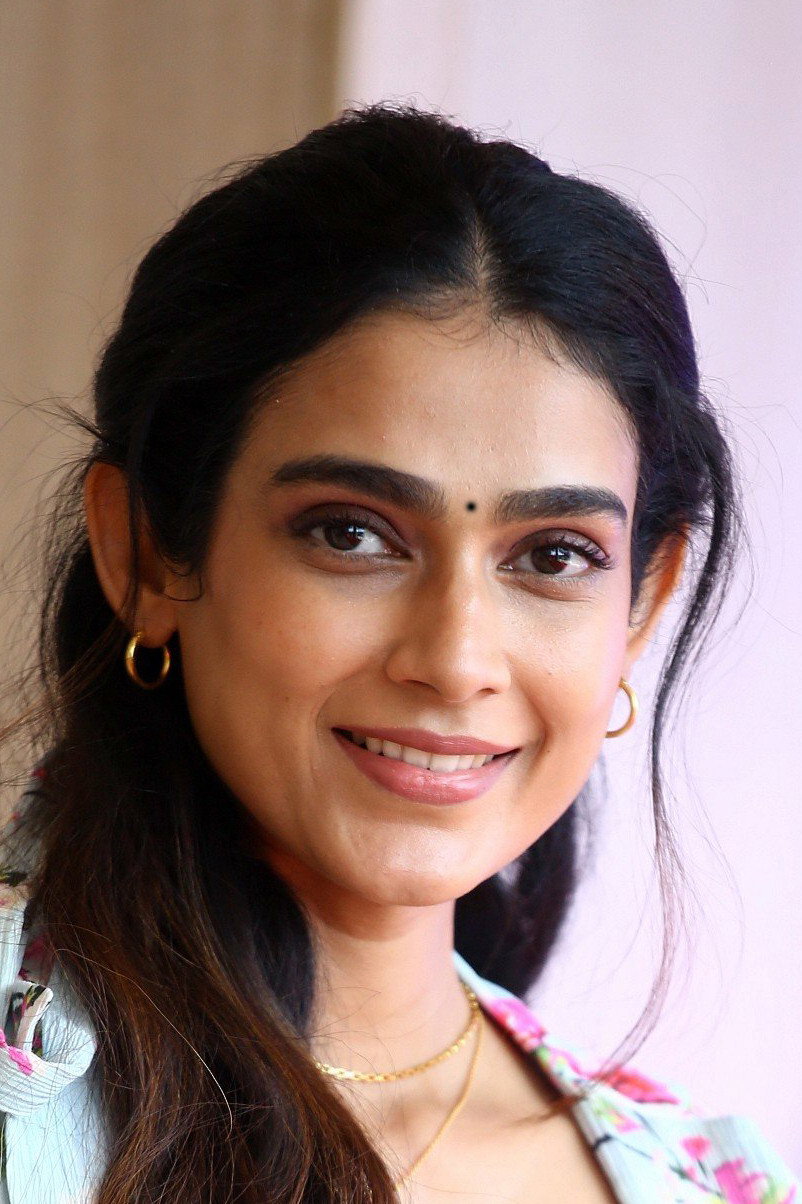 Aakanksha Singh as Richa Singh in Ranneeti: Balakot & Beyond