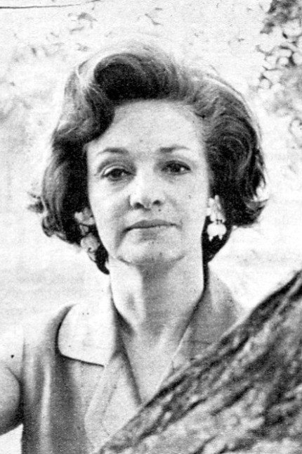 Lia de Aguiar as Sara in Vendaval