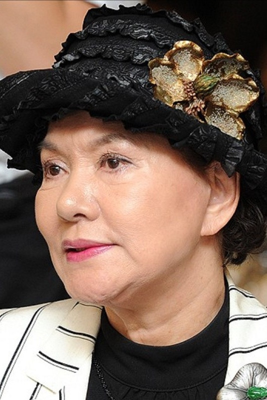 최지희 as Myeong-hui in A Sister's Garden