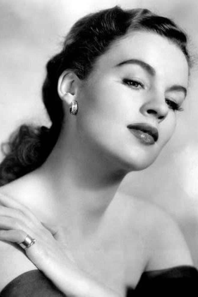Helena Carter as Lady Benedetta in The Fighting O'Flynn