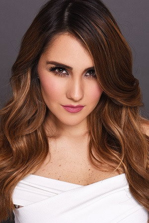 Dulce María as Renata Ferrer in Lying Heart