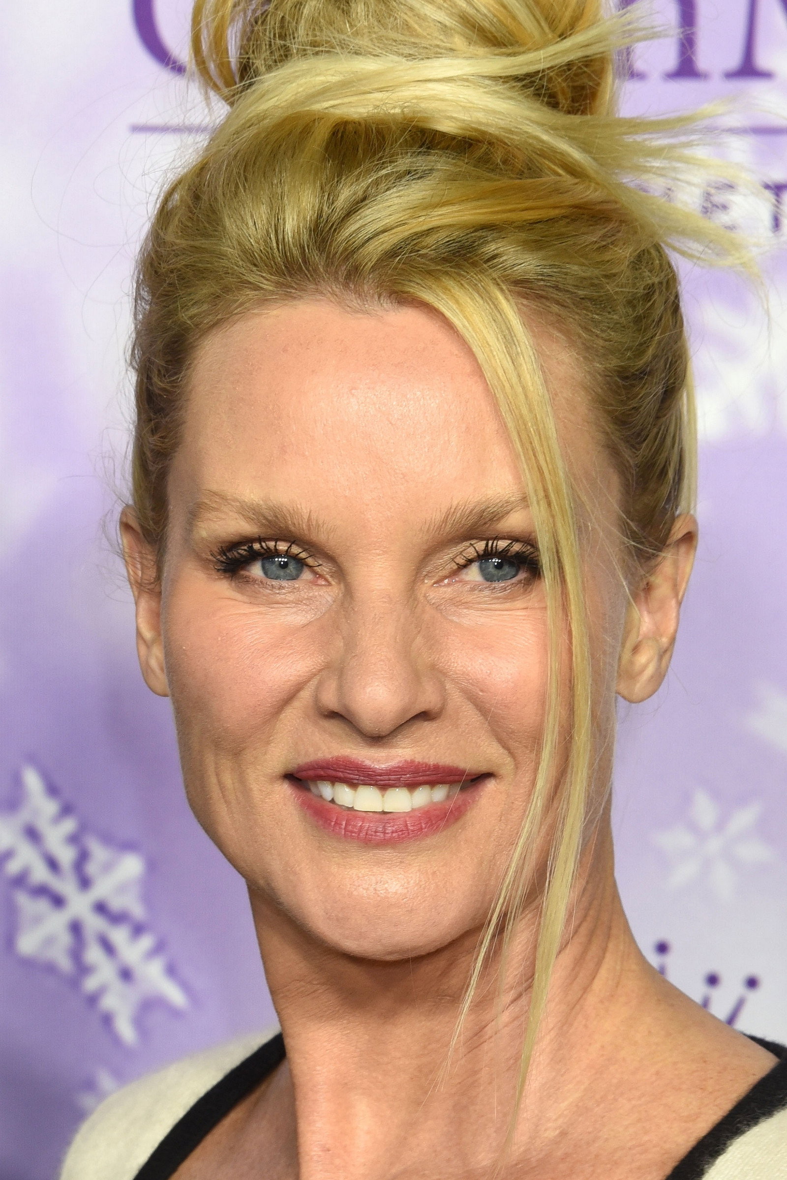 Nicollette Sheridan as Carrie in Lost Treasure