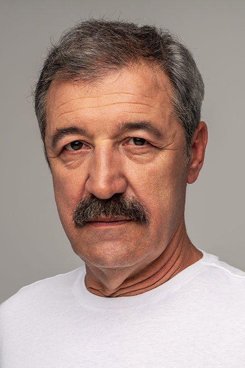 Nizam Namidar as Selim in Burning Days