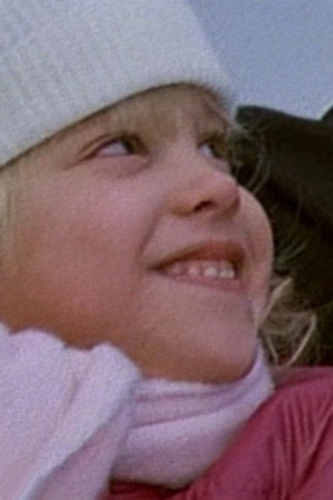 Ingrid Lurienne as Pauline, daughter of Alice and Vincent in My Other Husband