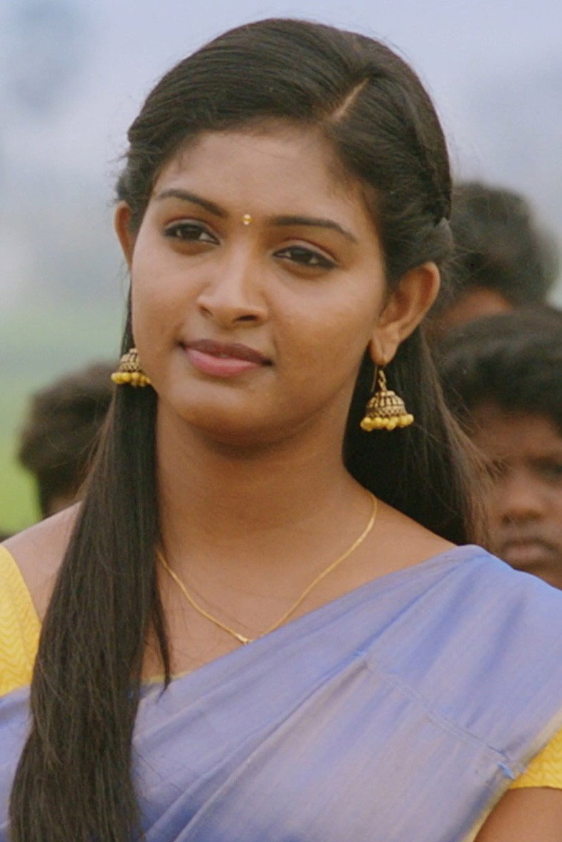 Arthika as Malliga in Thee Ivan