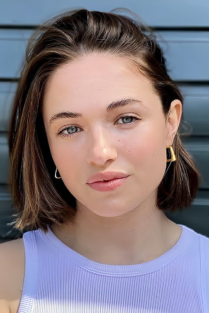 Millie Kent as Lizzie in The Shepherd
