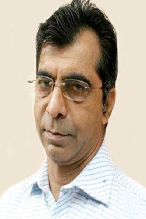 Shri Vallabh Vyas as Sabir in Mammo