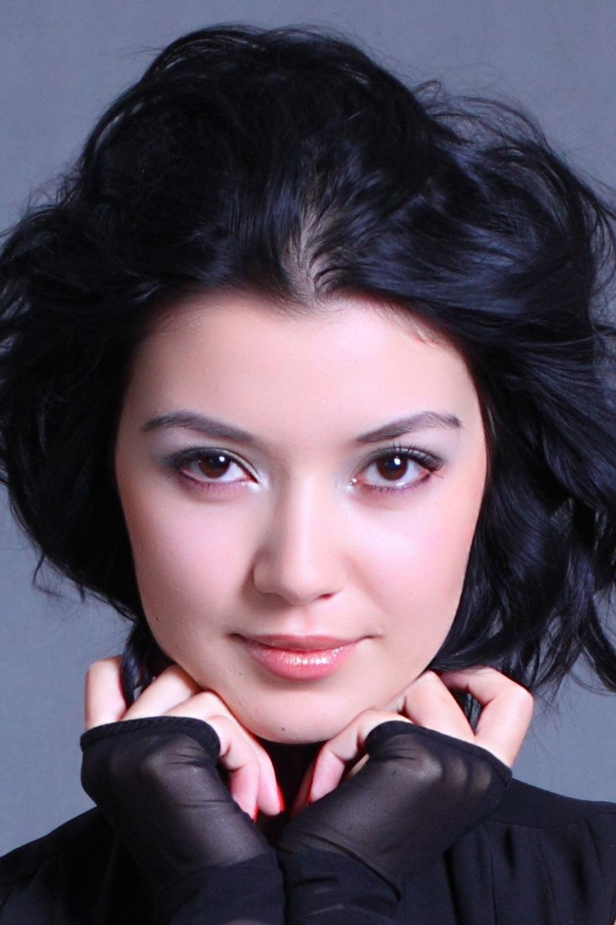 Shahzoda Matchonova as Nargiza in Maqsad