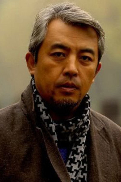 闵政 as Deputy Director Yuan in Murder Notes