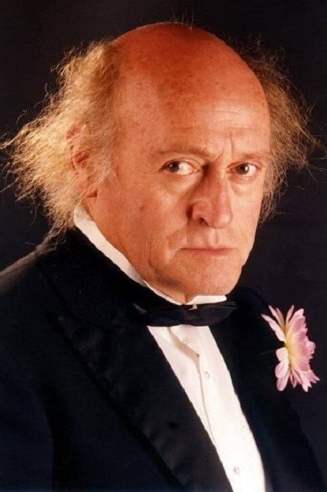 Víctor Israel as Baron de Clanchart in Devil's Kiss